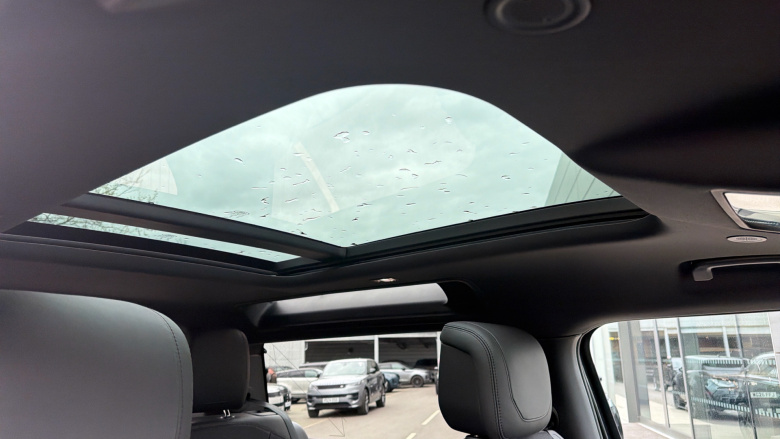 Land Rover Defender 3.0 D250 X-Dynamic HSE 90 3dr Auto Diesel Estate